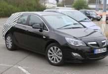 Opel готує спортивний універсал на базі Astra