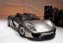 Porsche привезла до Женеви гібридний суперкар