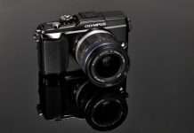 Olympus анонсував фотокамеру PEN E-PL2