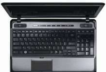 Ноутбук Toshiba з бездротовою передачею відео на ТБ