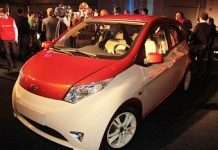 У Москві показали прототипи «е-мобілів»