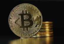 Курс bitcoin знову обрушився – за добу криптовалюта подешевшала на $15 000