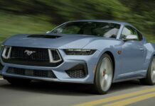 Возвращение легенды: Ford Mustang 60 лет — в цвете Британи Блю!