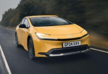 Возвращение Легенды: Toyota Prius 2024 в Янтарном Золоте Британии