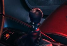 Гонки на автомате? Toyota GR Corolla 2025 бросает вызов стереотипам