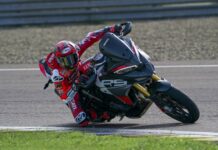 Bici da turismo che uniscono comfort e abilità in curva