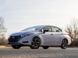 Nissan припиняє випуск Versa: опції за ціною менше 19 000 доларів США