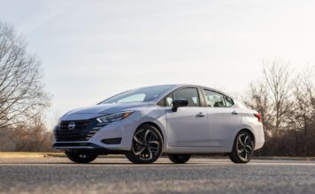 Nissan припиняє випуск Versa: опції за ціною менше 19 000 доларів США