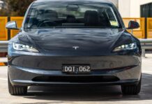 Tesla Припиняє запуск Apple CarPlay через затримку Оновлення iOS