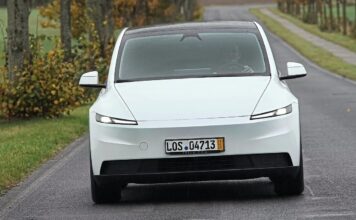 Tesla Розширює Лінійку Model Y Новою Версією Long Range із Заднім Приводом