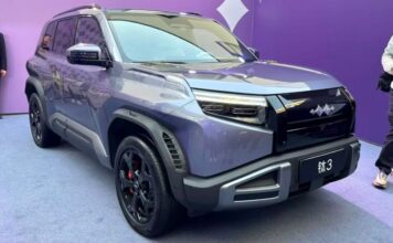 BYD Запускає Електромобіль Ti3 з блискавичною зарядкою: Заправка за Хвилини ⚡