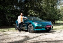 Denza Z9 GT: високопродуктивний китайський претендент на трон Porsche Taycan