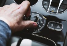 Повернення кнопки: чому фізичні елементи керування стануть новим кордоном у дизайні автомобілів