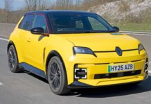 Renault 5 adiciona tecnologia de condução e segurança com um pedal na atualização do primeiro aniversário