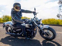 Honda Shadow Phantom: Cruiser, který mění dlouhé jízdy na rutinu