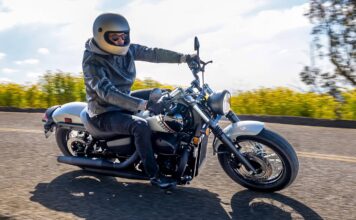 Honda Shadow Phantom: Крусер, що перетворює великі пробіги на рутину
