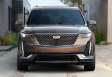 Cadillac розгортає стратегію: бензинові XT5 та XT6 повертаються після зняття з виробництва у 2025 році