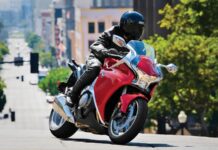 Honda отказалась от своего лучшего V4. Зачем возвращать его?