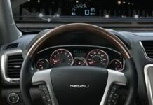 Як проекційні дисплеї (HUD) утримують ваш погляд на дорозі, а розум – на водінні