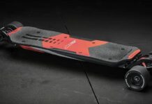 Mach One XP3: 8000-ватний електросамокат із вуглецевого волокна, що перевизначає електричну швидкість