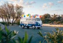 Volkswagen Combi 75 років: від фургона до ікони культури